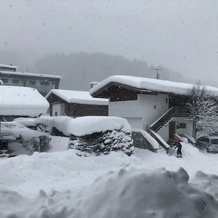 Kitzdesign In Kirchberg Lägenhet